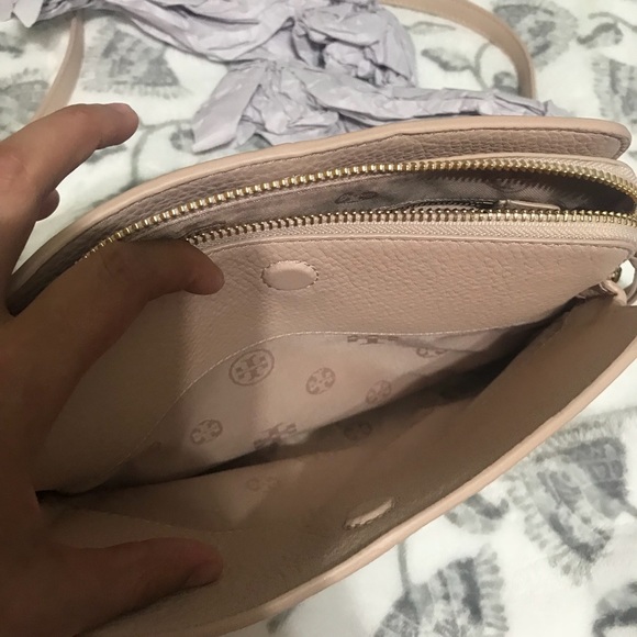 Tory Burch crossbody - Picture 7 of 8
